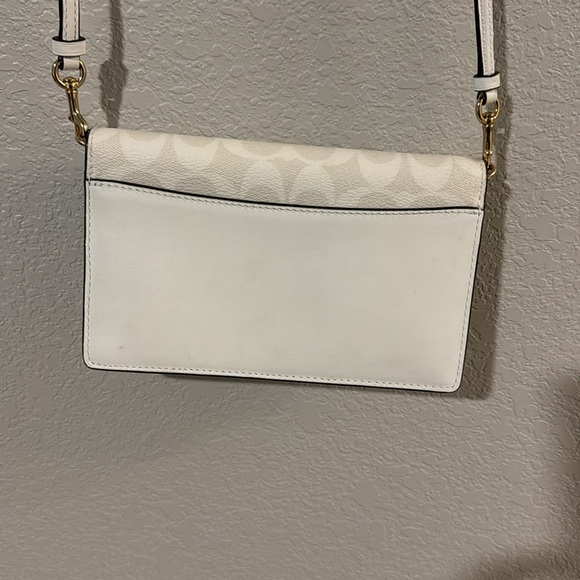 Coach clutch with detachable shoulder strap - Picture 2 of 4